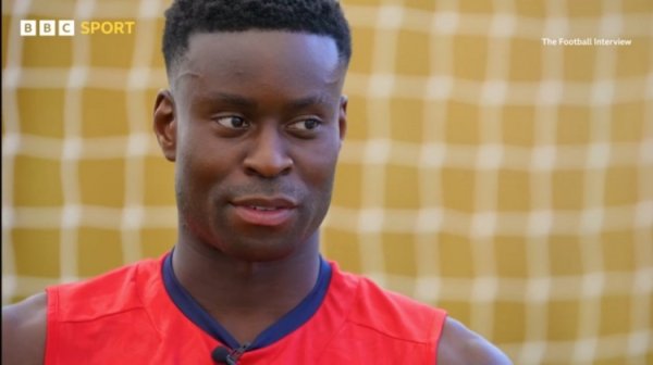 格伊：我的一又友要么在不同国度要么住曼市或利物浦，要关系窒碍易